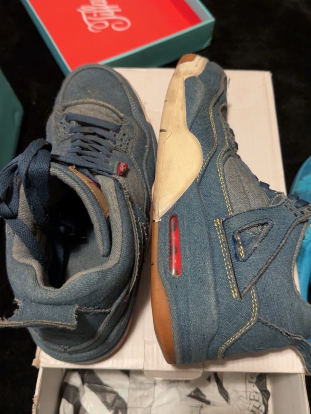 Jordan 4 Levi’s